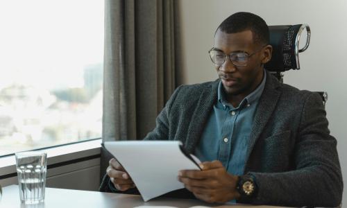 How to Craft a Winning Resume for the Cameroonian Job Market